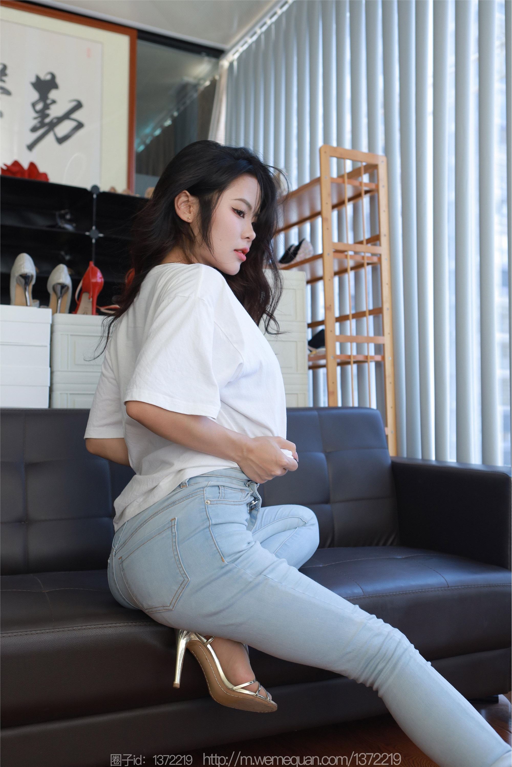 IESS异思趣向  2023.09.04 丝享家 1524 兔兔《白T牛仔裤里丝》